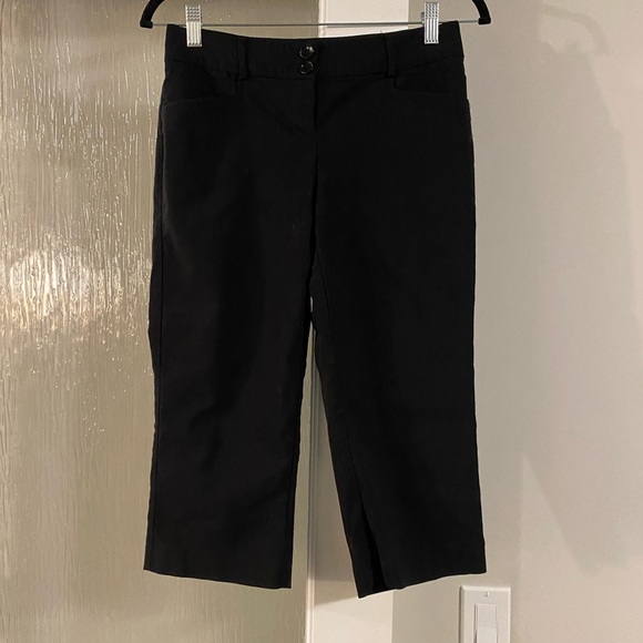Ricki’s Button Up Capri Pants 3/4 Pants Stretch, Black, Size 4 - Picture 2 of 4